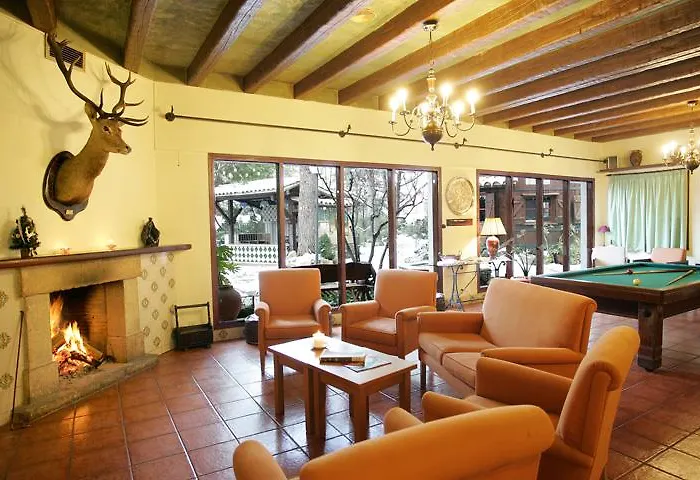 Del Senglar ゲストハウス 3*